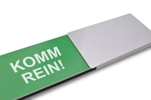 Laden Sie das Bild in den Galerie-Viewer, &quot;Komm rein!/Bitte nicht stören!&quot; Schiebeschild Style (silberner Schieber)